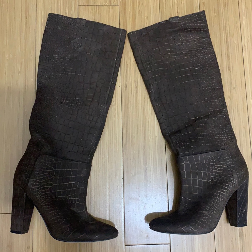 Stunning Knee High Suede Boots 7.5us
